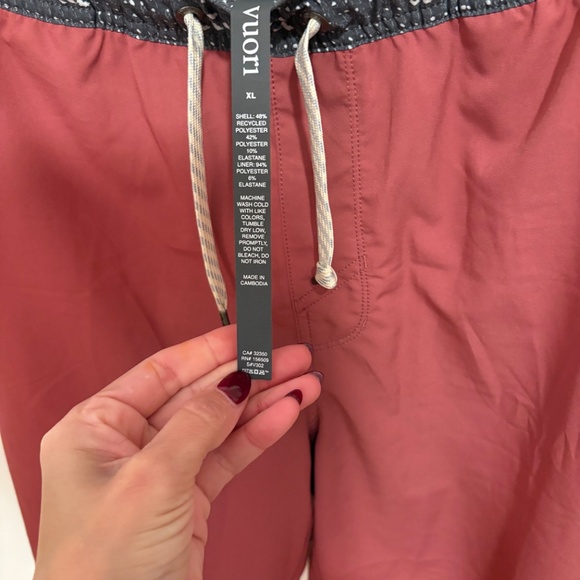 Vuori Kore Shorts in Saltwater Red- XL - Picture 3 of 4